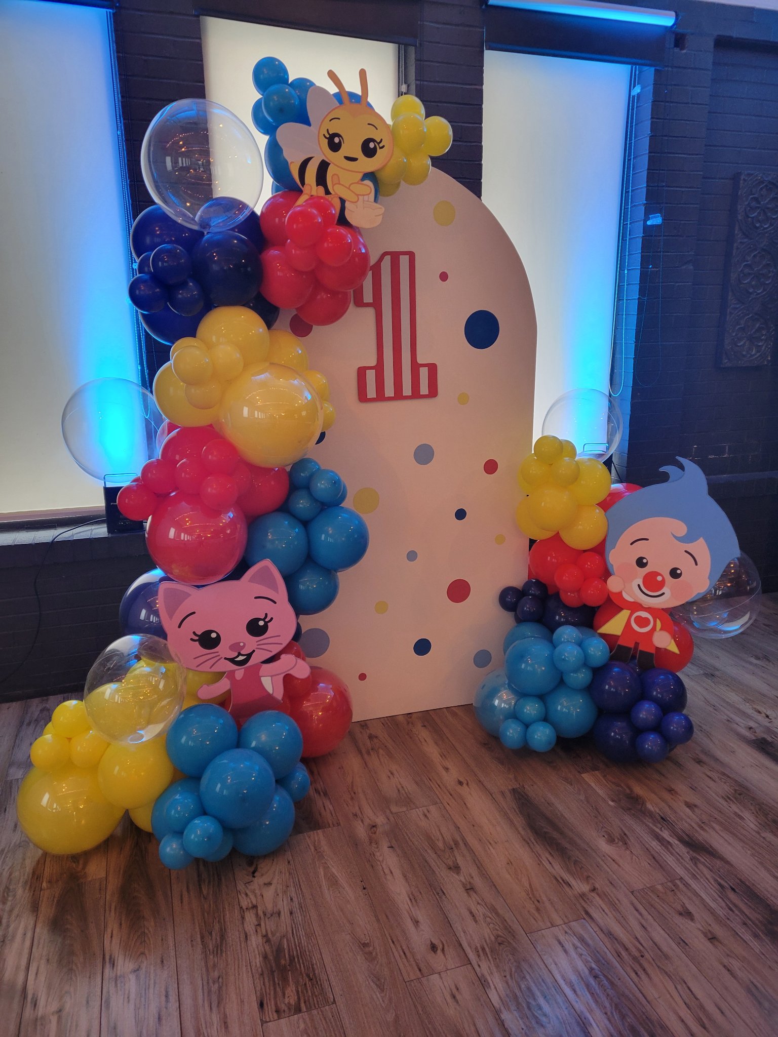 Plim Plim themed first birthday organic balloon garland in Plainfield IL